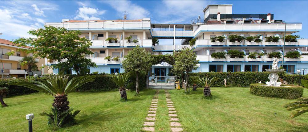 Hotel Marina Roseto Degli Abruzzi Buitenkant foto