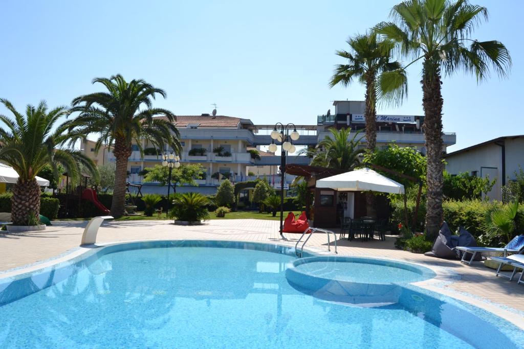 Hotel Marina Roseto Degli Abruzzi Buitenkant foto