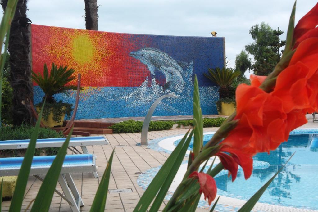 Hotel Marina Roseto Degli Abruzzi Buitenkant foto