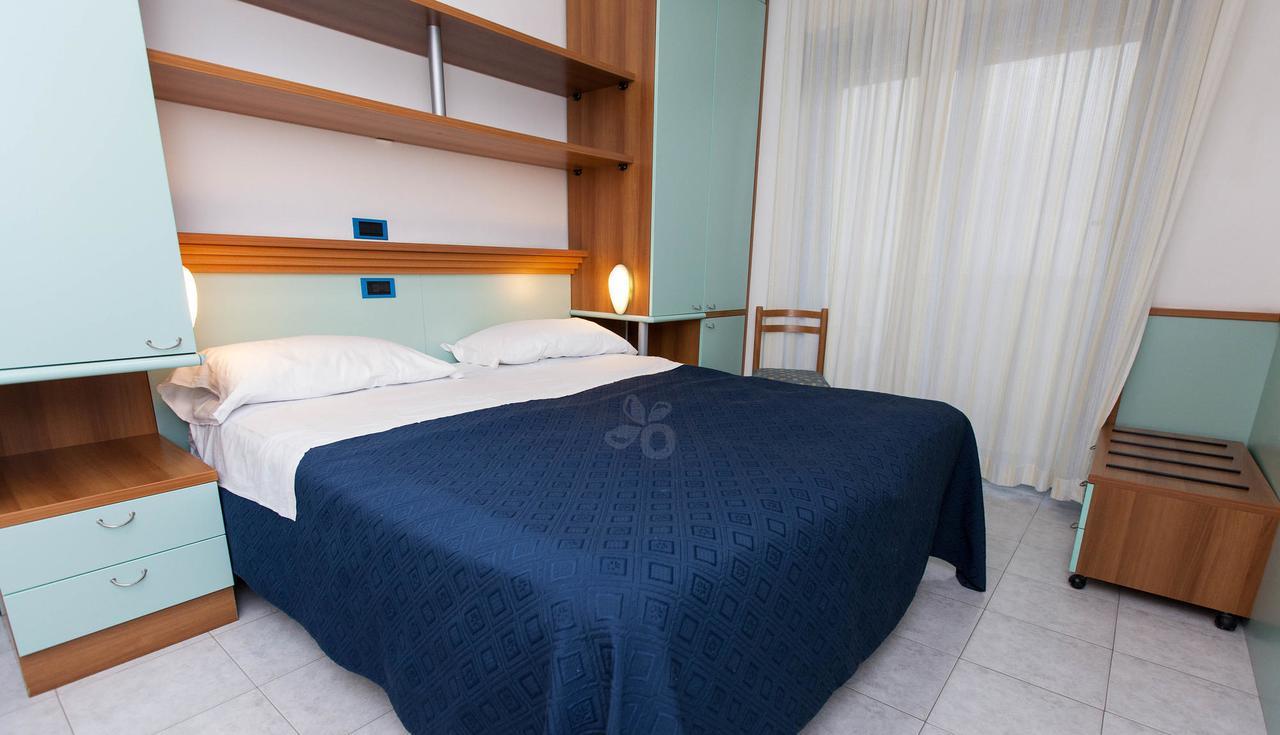 Hotel Marina Roseto Degli Abruzzi Buitenkant foto