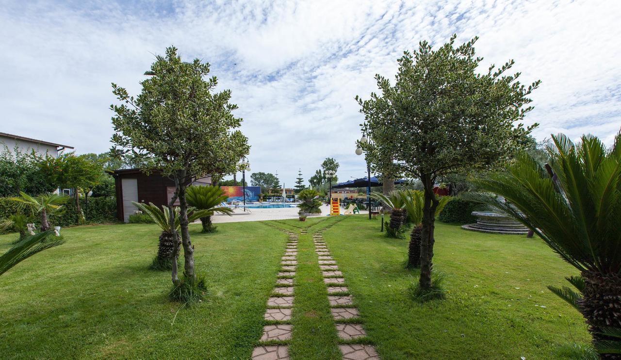 Hotel Marina Roseto Degli Abruzzi Buitenkant foto