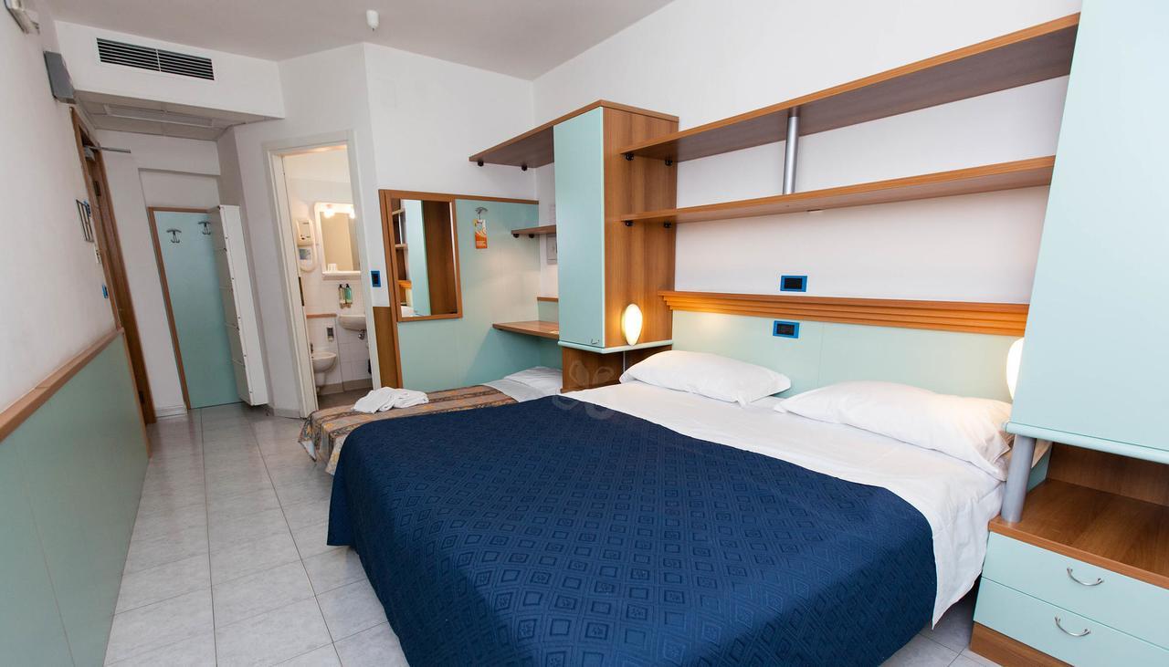 Hotel Marina Roseto Degli Abruzzi Buitenkant foto