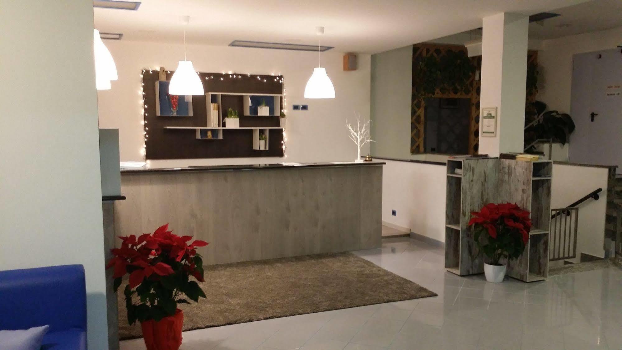 Hotel Marina Roseto Degli Abruzzi Buitenkant foto