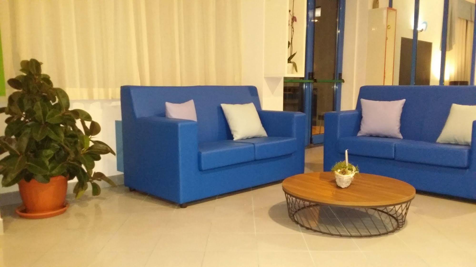 Hotel Marina Roseto Degli Abruzzi Buitenkant foto